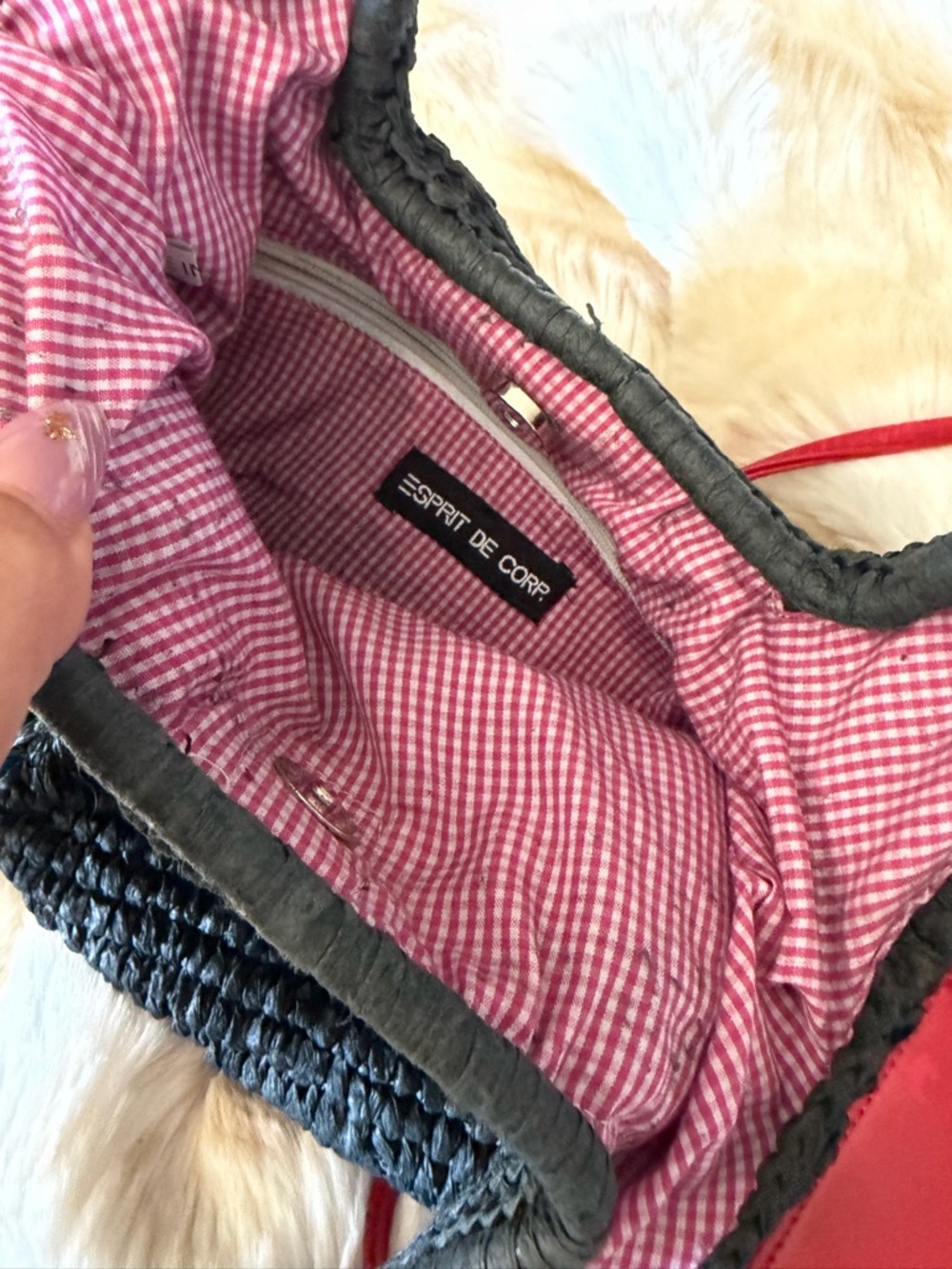 2 for 1 vintage 90’s summer Esprit Red Patent Crossbody Bag & black knit floral - Picture 9 of 11
